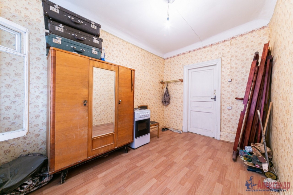 Продажа 4-комн квартиры на вторичном рынке Псковская ул. ,  д. 5