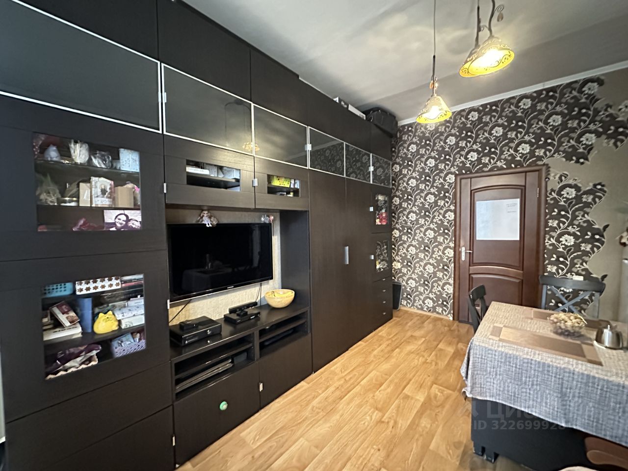 Продажа 4-комн квартиры на вторичном рынке Болотниковская улица, 1К2