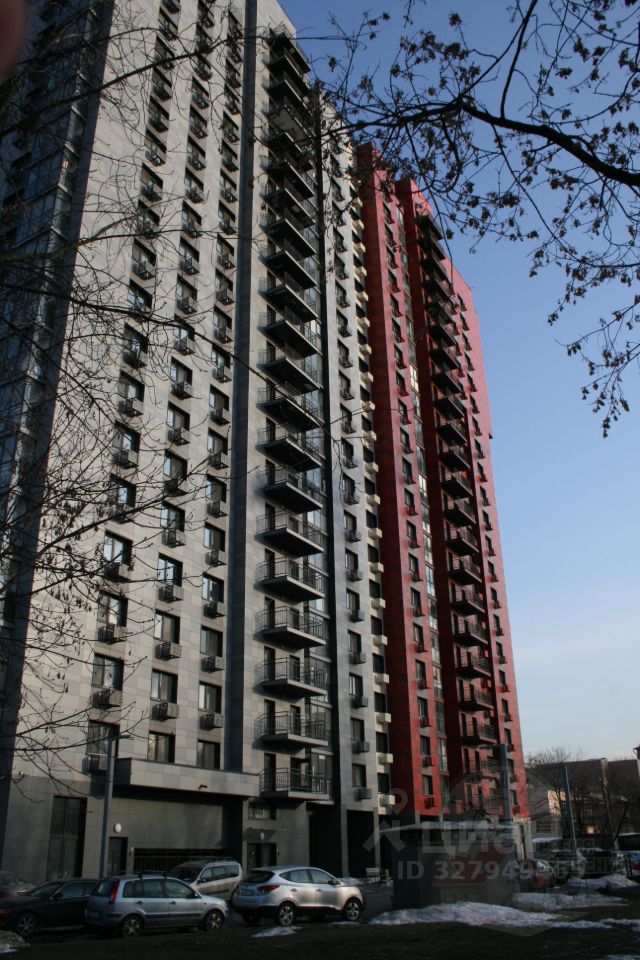 Продажа 3-комн квартиры на вторичном рынке улица Годовикова, 10