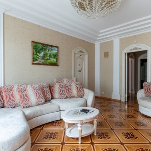 4-комн квартира ул Малая,  д. 40