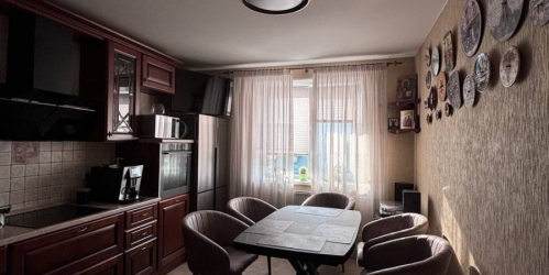 3-комн квартира Колпино г., Анисимова ул. ,  д. 5,  к. 2