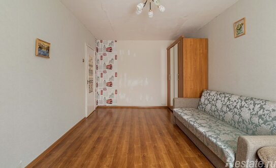 Продажа 2-комн квартиры на вторичном рынке улица Красного Курсанта,  д. 28