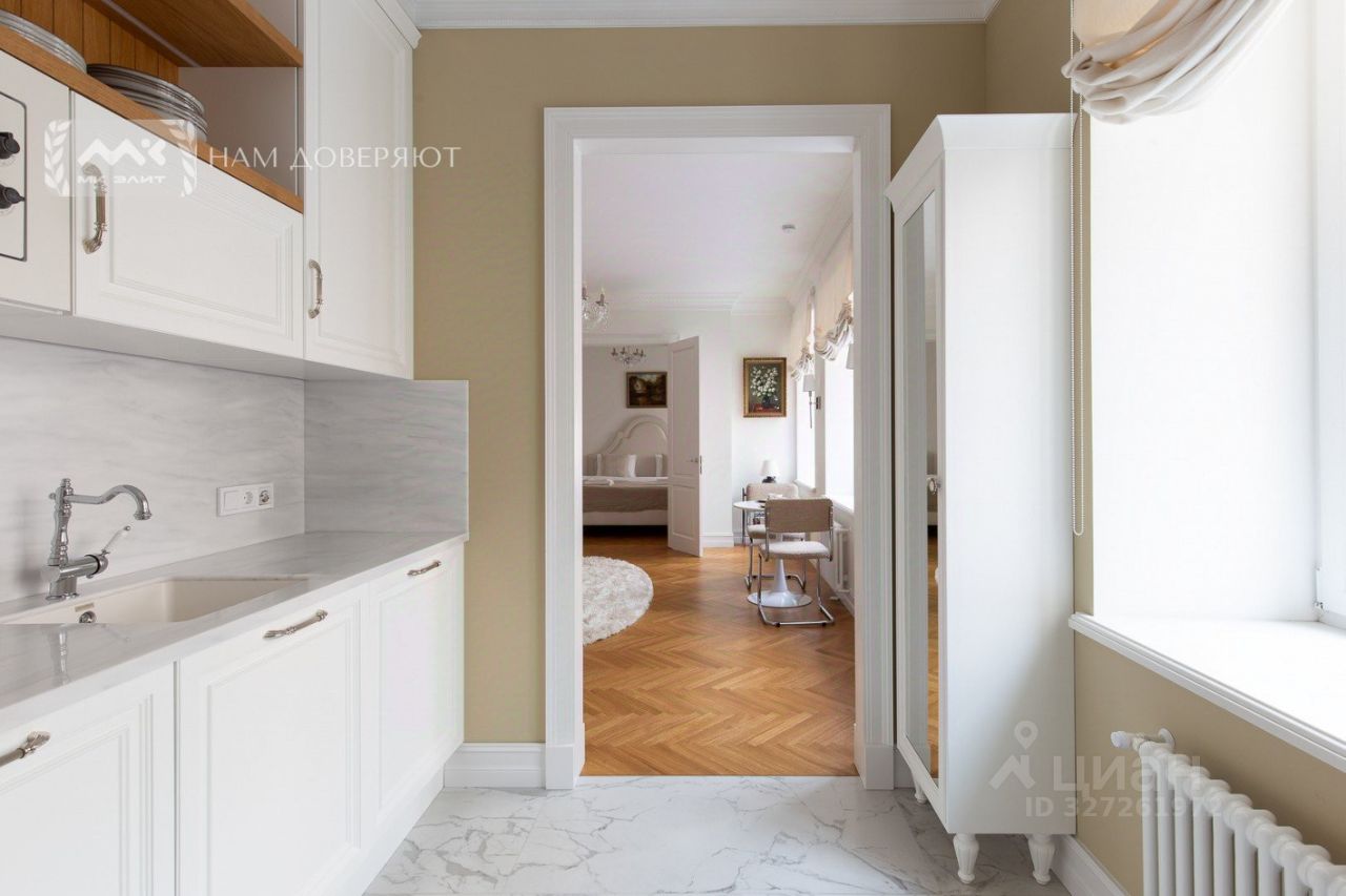 Продажа 2-комн квартиры на вторичном рынке Средняя Подьяческая улица, 5