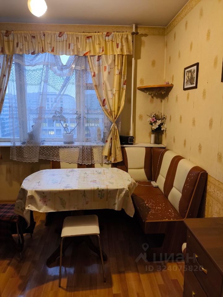 Аренда 2-комн квартиры на вторичном рынке улица Декабристов, 28К2