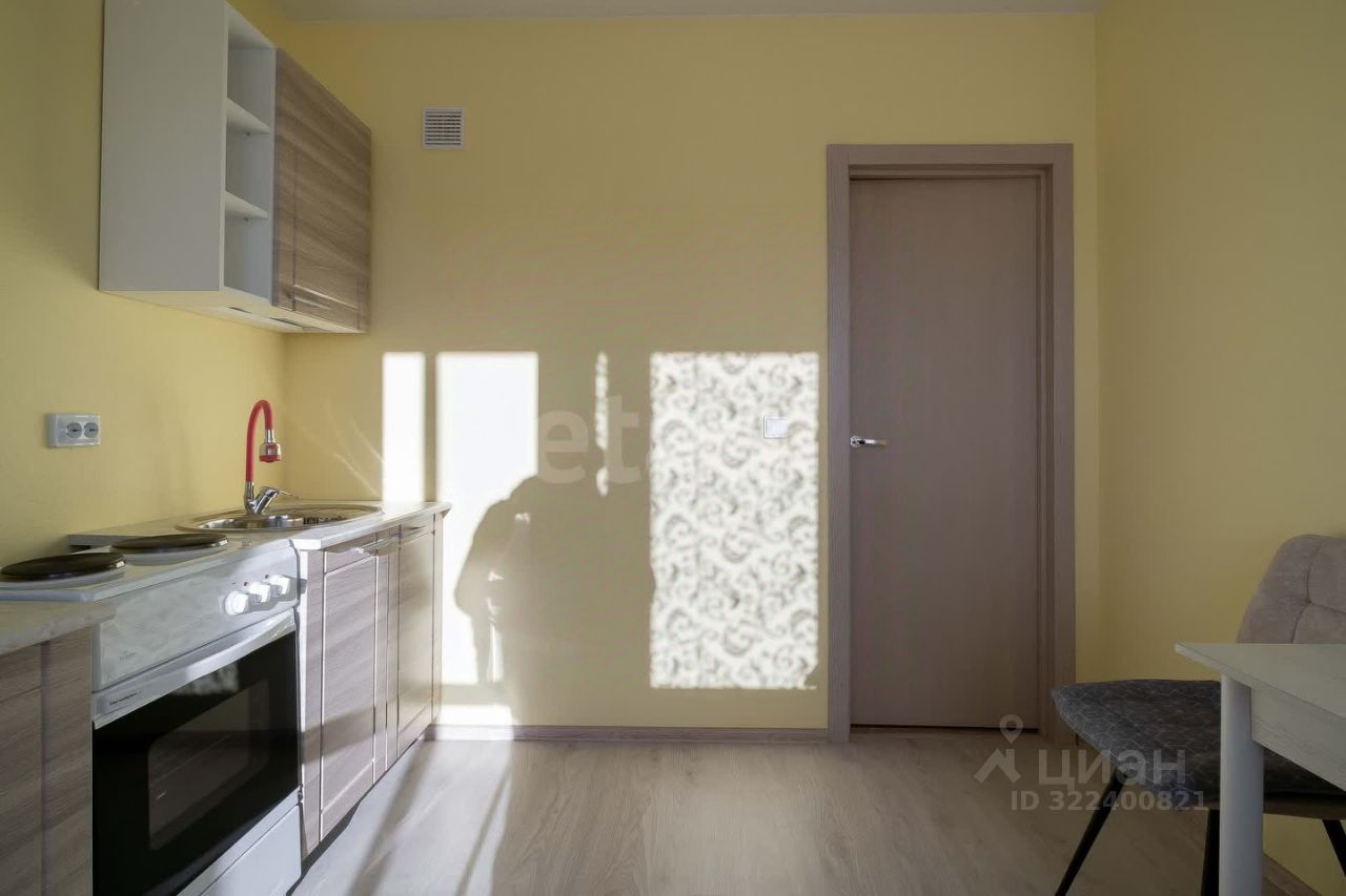 Продажа 1-комн квартиры на вторичном рынке Дубровка пгт, улица Набережная, 10