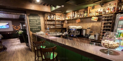 Торговое помещение Лейтенанта Шмидта,  д. 19