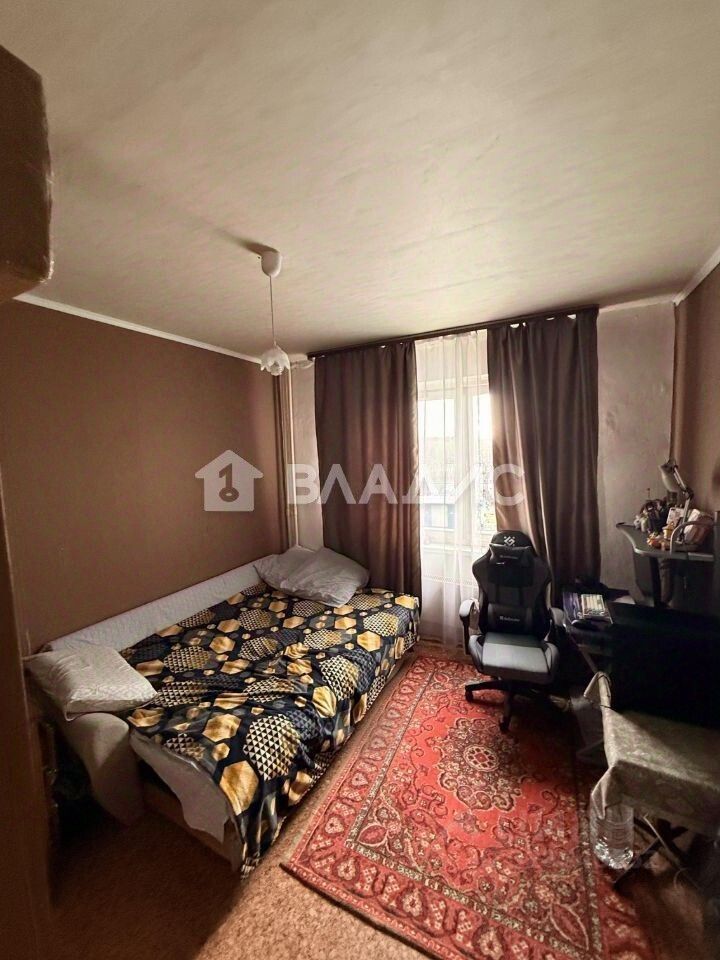 Продажа 3-комн квартиры на вторичном рынке улица Брусилова,  д. 17