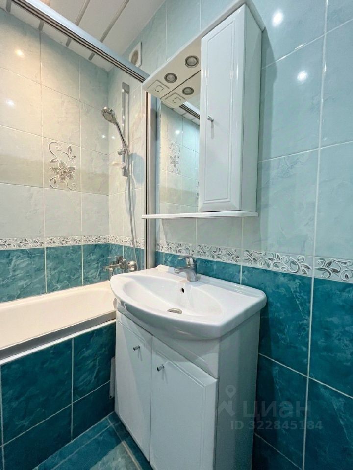 Продажа 3-комн квартиры на вторичном рынке Кантемировская улица, 17К1