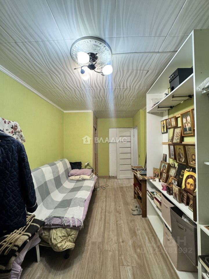 Продажа 2-комн квартиры на вторичном рынке улица Уткина, 38