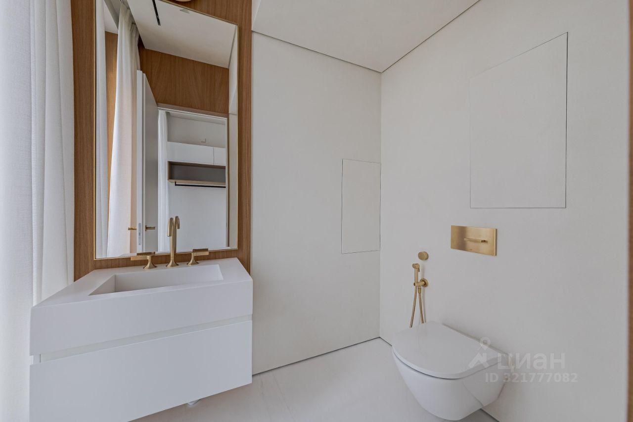 Продажа 4-комн квартиры на вторичном рынке Мантулинская улица, 9к4