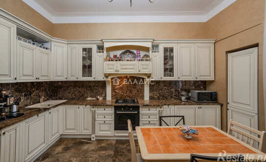 Продажа 4-комн квартиры на вторичном рынке Страстной б-р,  д. 4