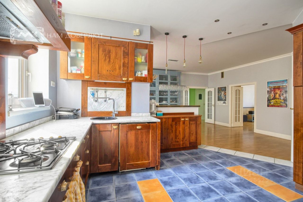 Продажа 5-комн квартиры на вторичном рынке улица Рылеева, 21