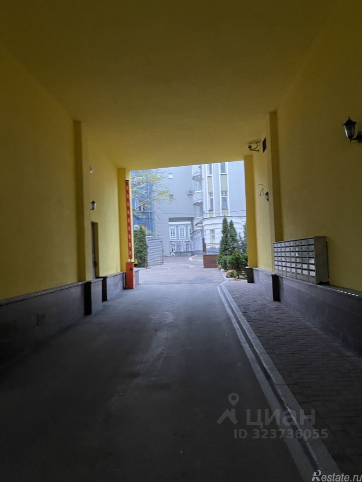 Аренда гаража Петровский бульвар,  д. 21