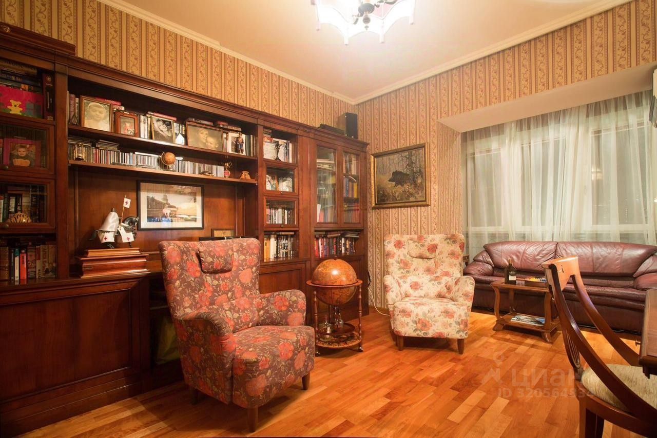 Продажа 5-комн квартиры на вторичном рынке улица Академика Пилюгина, 18
