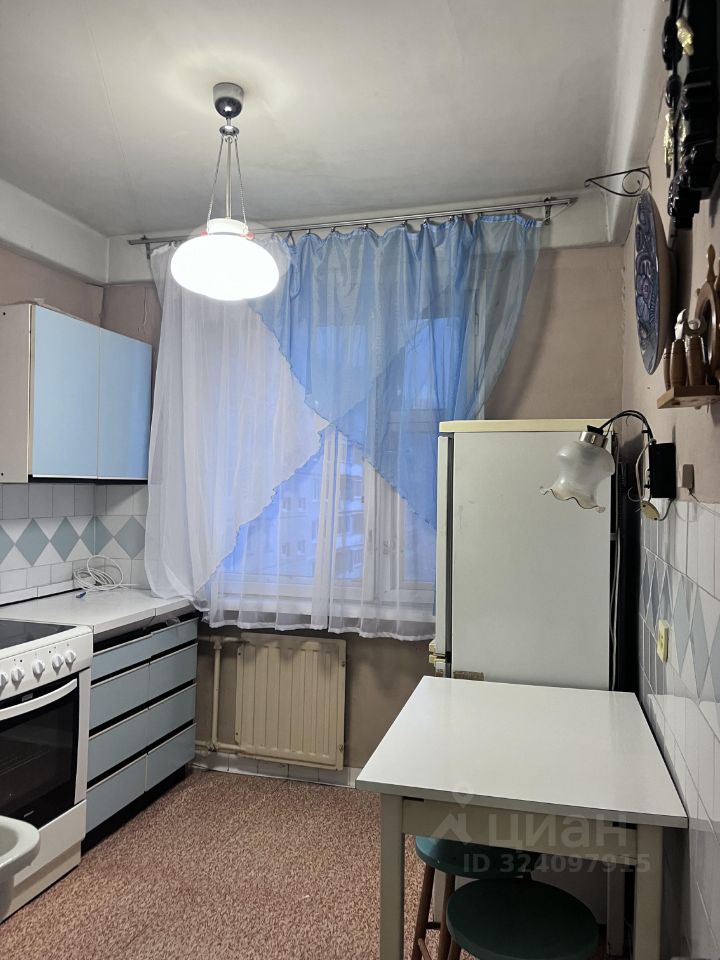 Продажа 2-комн квартиры на вторичном рынке Ленская улица, 10К2