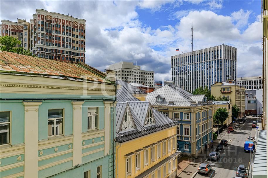 Продажа 4-комн квартиры на вторичном рынке улица Большая Полянка, 44