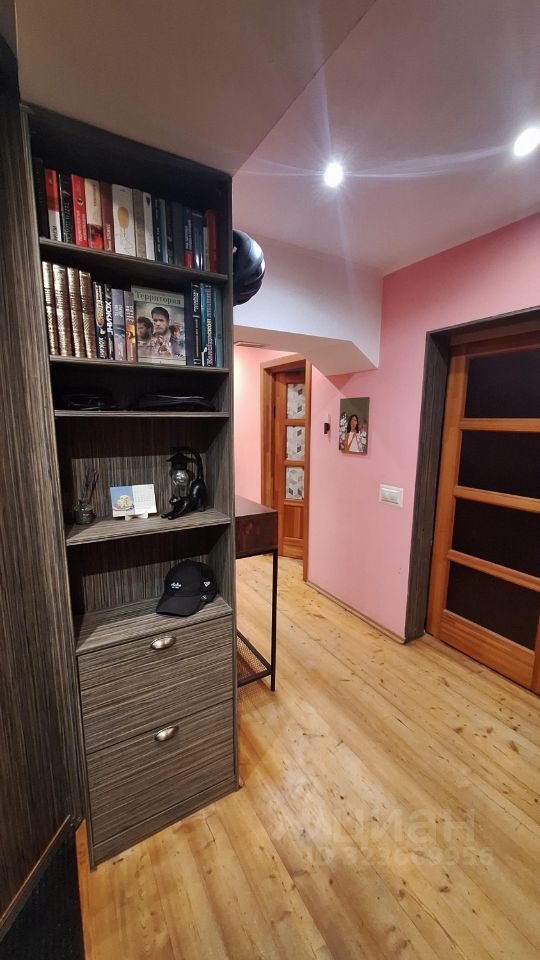 Продажа 3-комн квартиры на вторичном рынке Волжский бульвар, 30