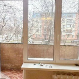 Продажа 2-комн квартиры на вторичном рынке 5-й микрорайон, Советская улица,  д. 4