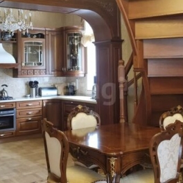 Продажа 5-комн квартиры на вторичном рынке ул Студенческая,  д. 32