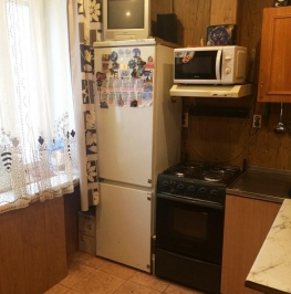 Продажа 3-комн квартиры на вторичном рынке Гостилицкое шоссе,  д. 19,  к. 1