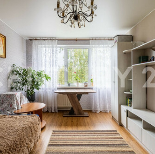 3-комн квартира Учительская улица,  д. 8