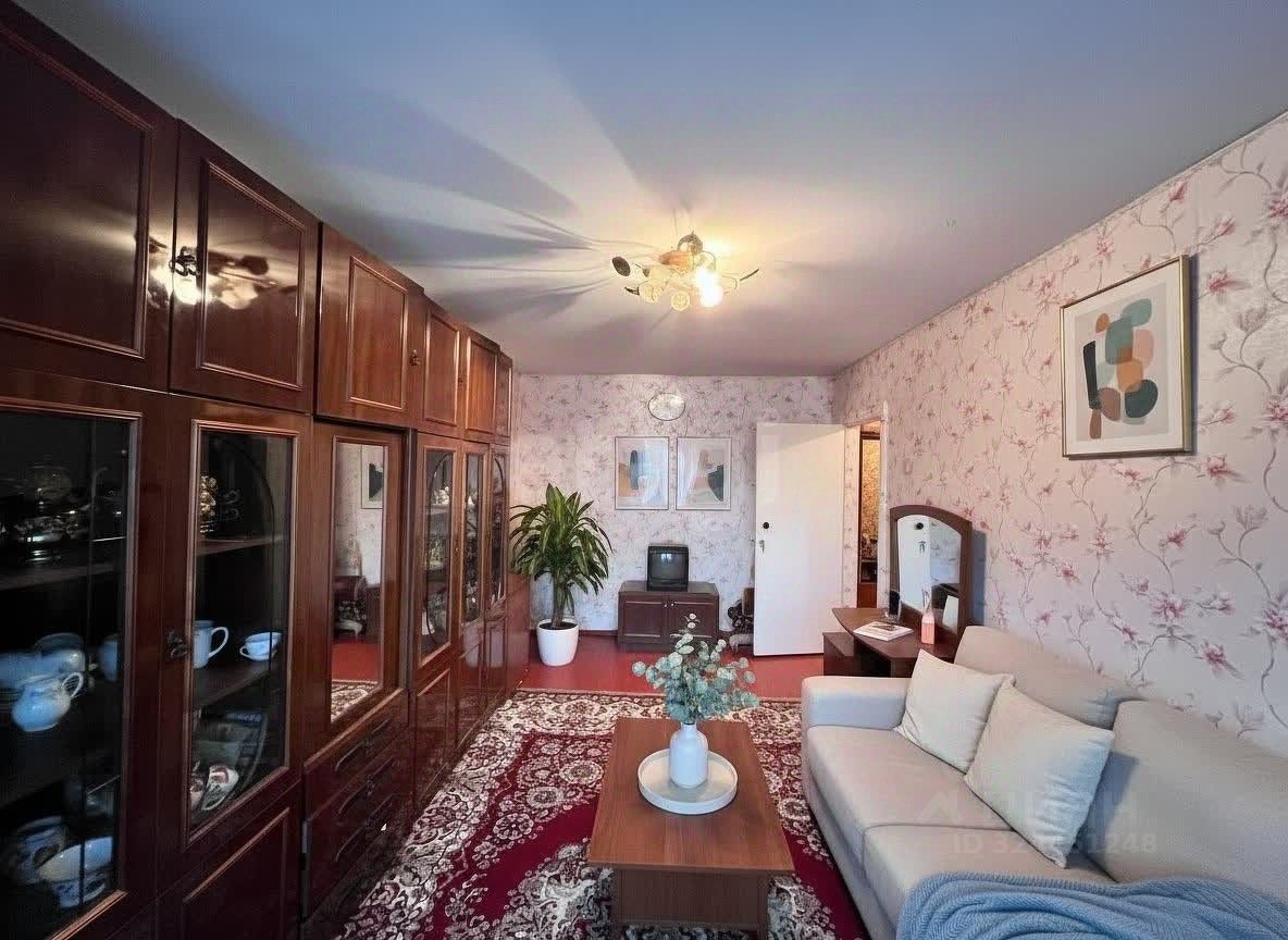 Продажа 2-комн квартиры на вторичном рынке Кириши, проспект Ленина, 24