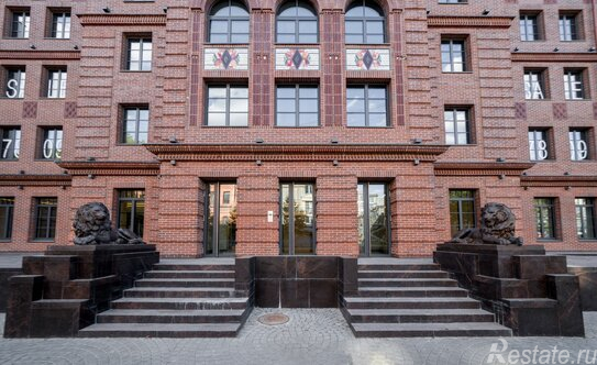 Продажа 4-комн квартиры на вторичном рынке 12-я линия,  д. 50