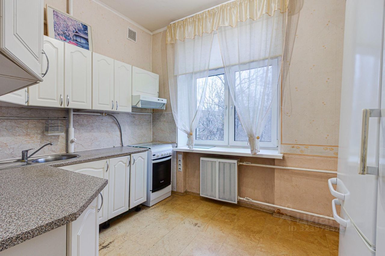 Продажа 3-комн квартиры на вторичном рынке Окружной проезд, 11К5