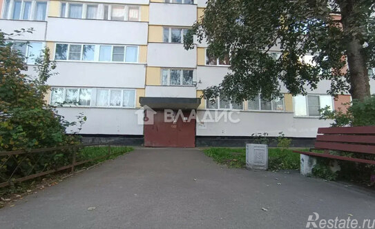 Продажа 2-комн квартиры на вторичном рынке Ветеранов пр-кт,  д. 129