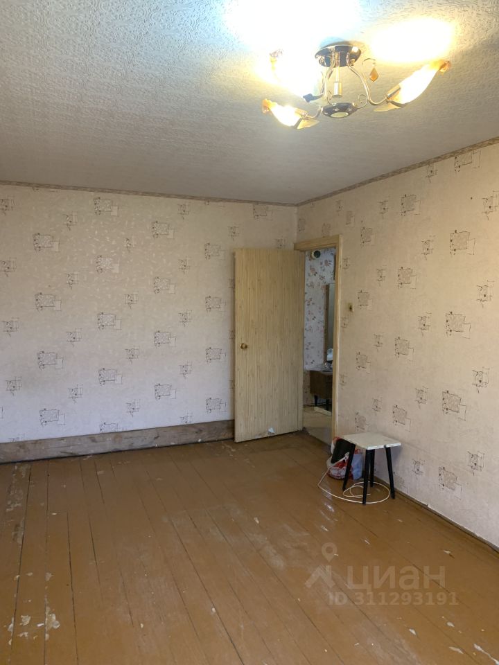 Продажа 2-комн квартиры на вторичном рынке Хорлово рп, улица Победы, 2