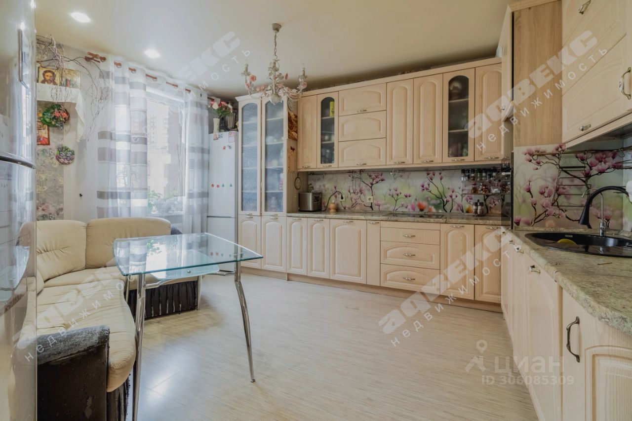 Продажа 3-комн квартиры на вторичном рынке Шуваловский проспект, 37к1