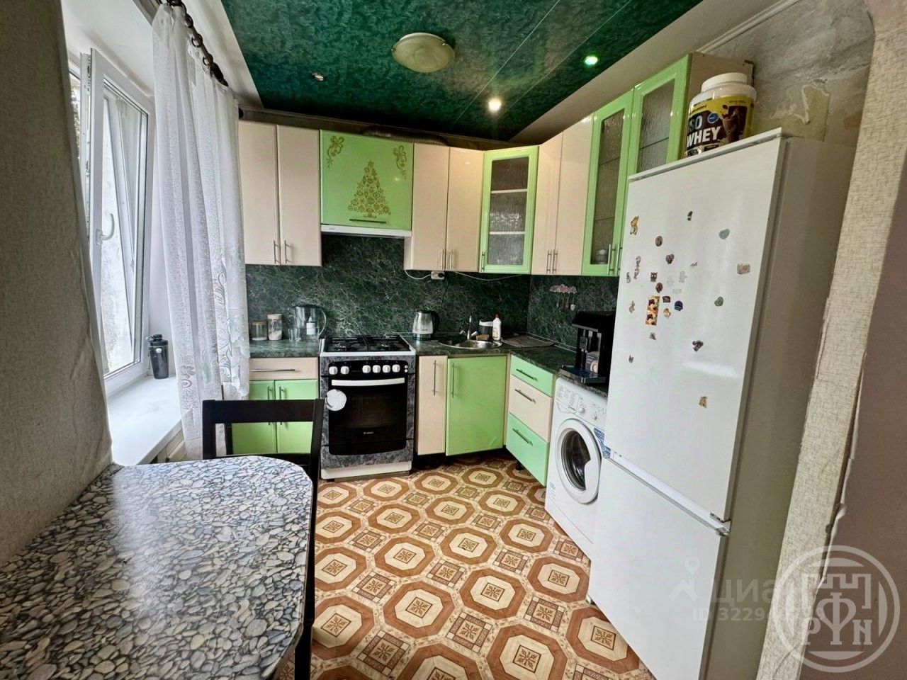 Продажа 2-комн квартиры на вторичном рынке Луга, проспект Кирова, 23