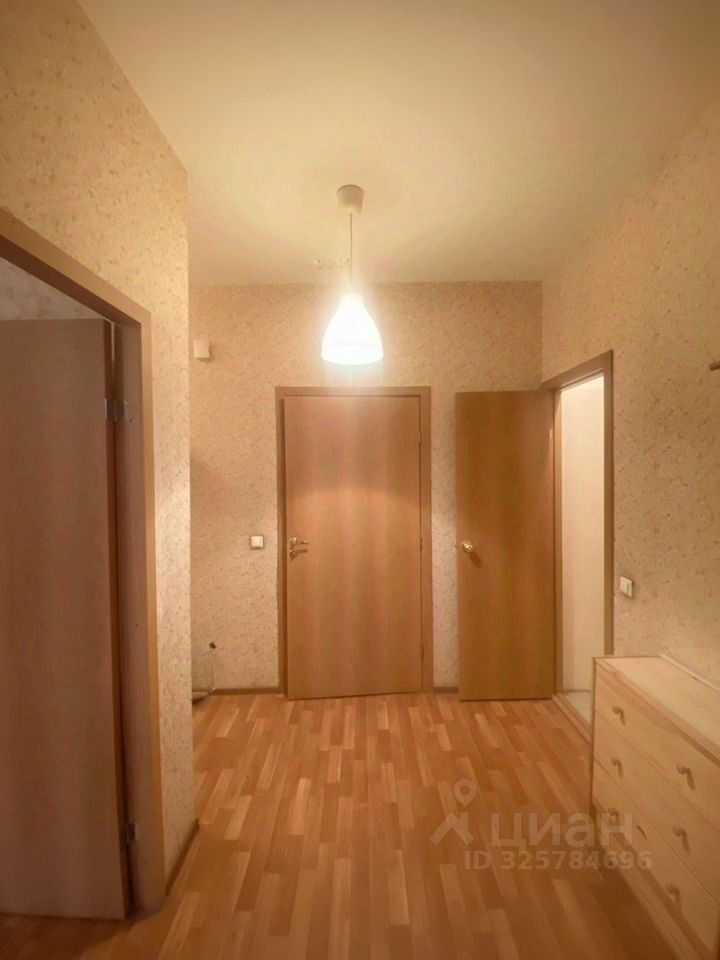 Продажа 2-комн квартиры на вторичном рынке Мебельная улица, 21к2