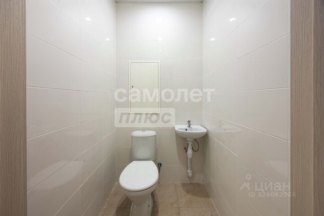 Продажа 3-комн квартиры на вторичном рынке улица Воейкова,  д. 2