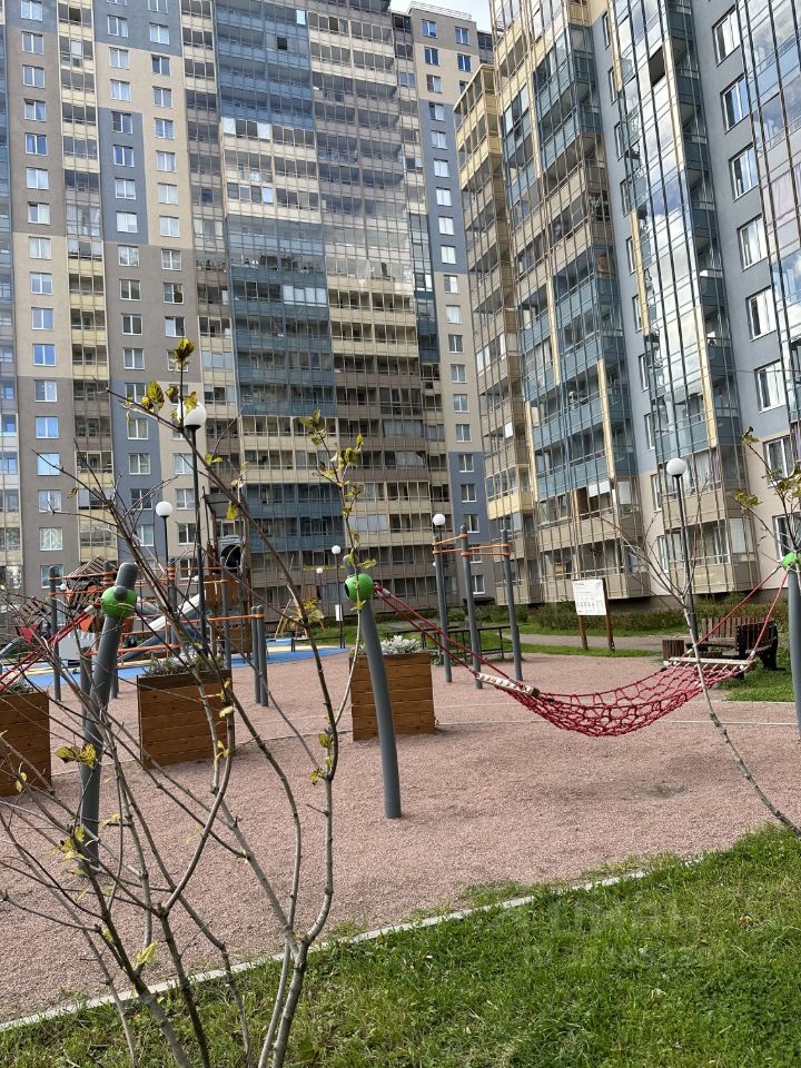 Продажа 1-комн квартиры на вторичном рынке Комендантский проспект, 66к7