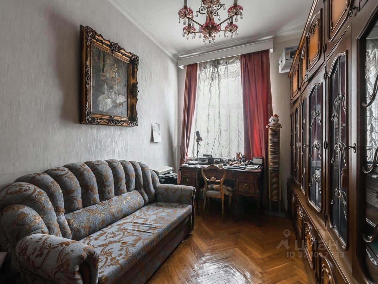 Продажа 3-комн квартиры на вторичном рынке Благовещенский переулок, 5