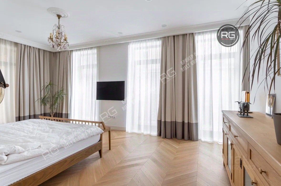 Продажа 2-комн квартиры на вторичном рынке Кирочная улица, 70