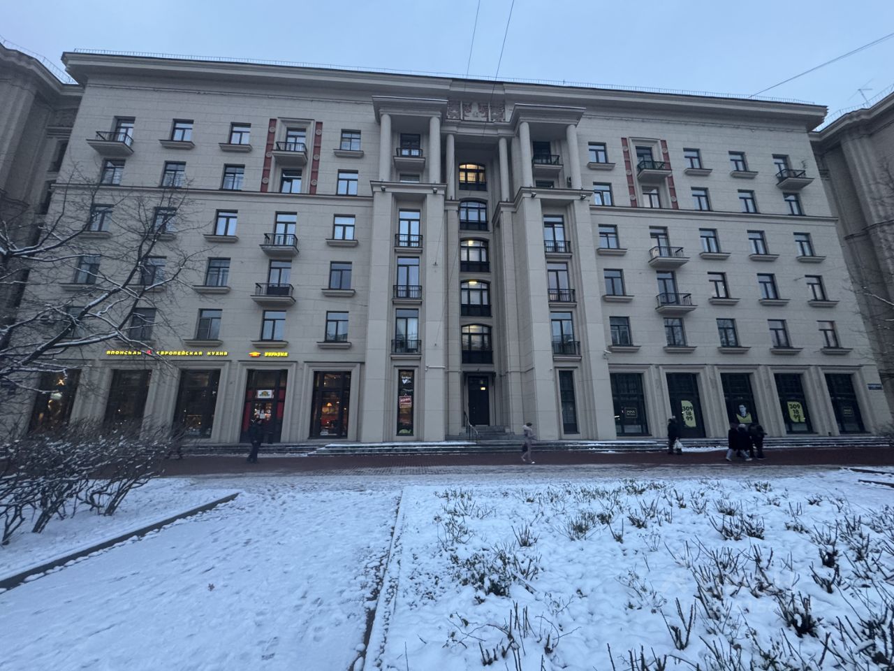 Продажа 2-комн квартиры на вторичном рынке Московский проспект, 145