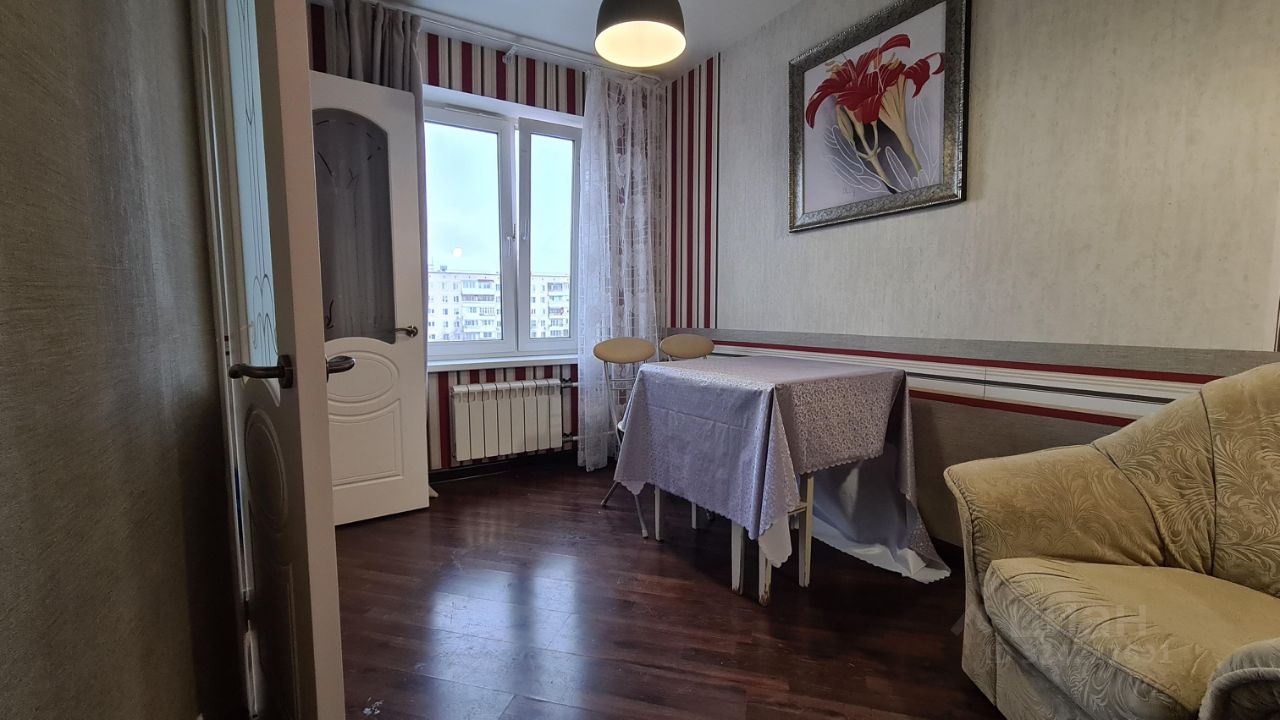 Аренда 3-комн квартиры на вторичном рынке улица Бестужевых,  д. 9А