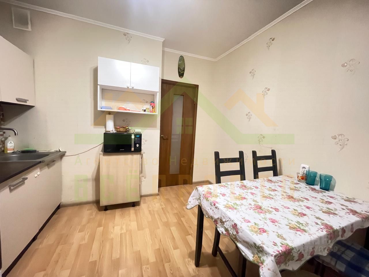 Продажа 2-комн квартиры на вторичном рынке улица Александры Монаховой, 99