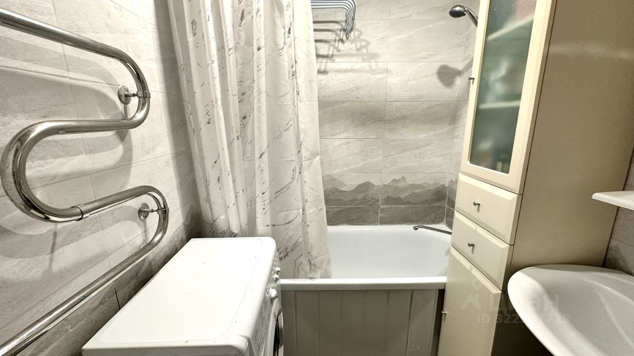 Продажа 3-комн квартиры на вторичном рынке Южный мкр, улица Южнодомодедовская, 16