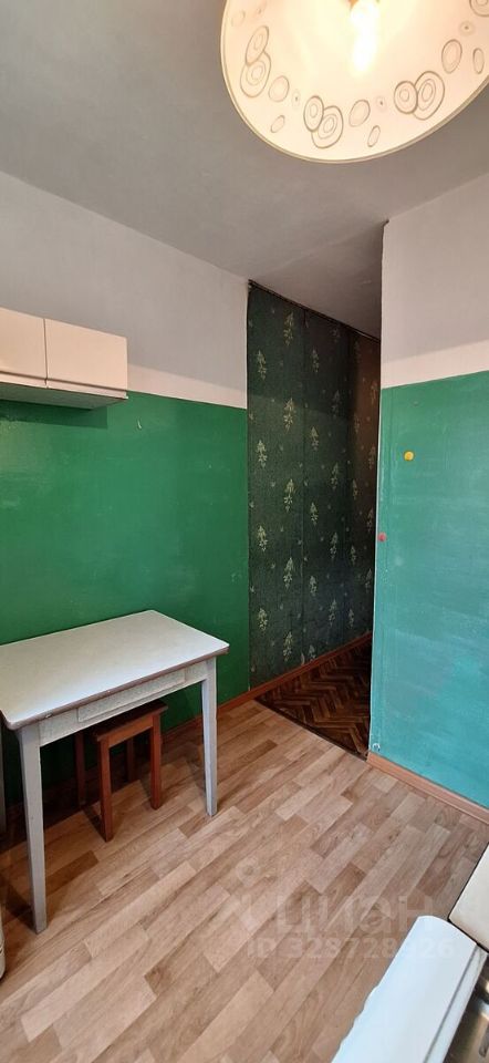 Продажа 2-комн квартиры на вторичном рынке пос. Новый Свет, 12