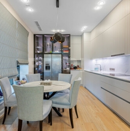 Продажа 4-комн квартиры на вторичном рынке Звенигородская 2-я ул,  д. 11