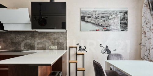 3-комн квартира улица Адмирала Коновалова,  д. 2-4