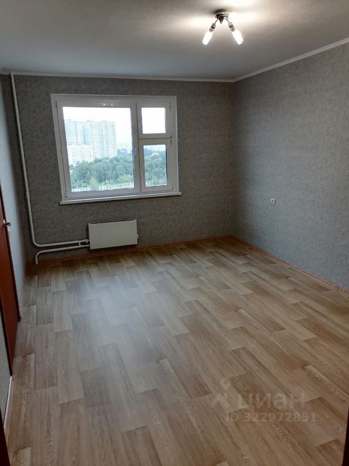 Продажа 2-комн квартиры на вторичном рынке улица Александры Монаховой, 105к1