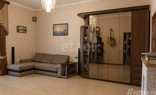 Продажа 3-комн квартиры на вторичном рынке улица Политрука Пасечника,  д. 8 к2