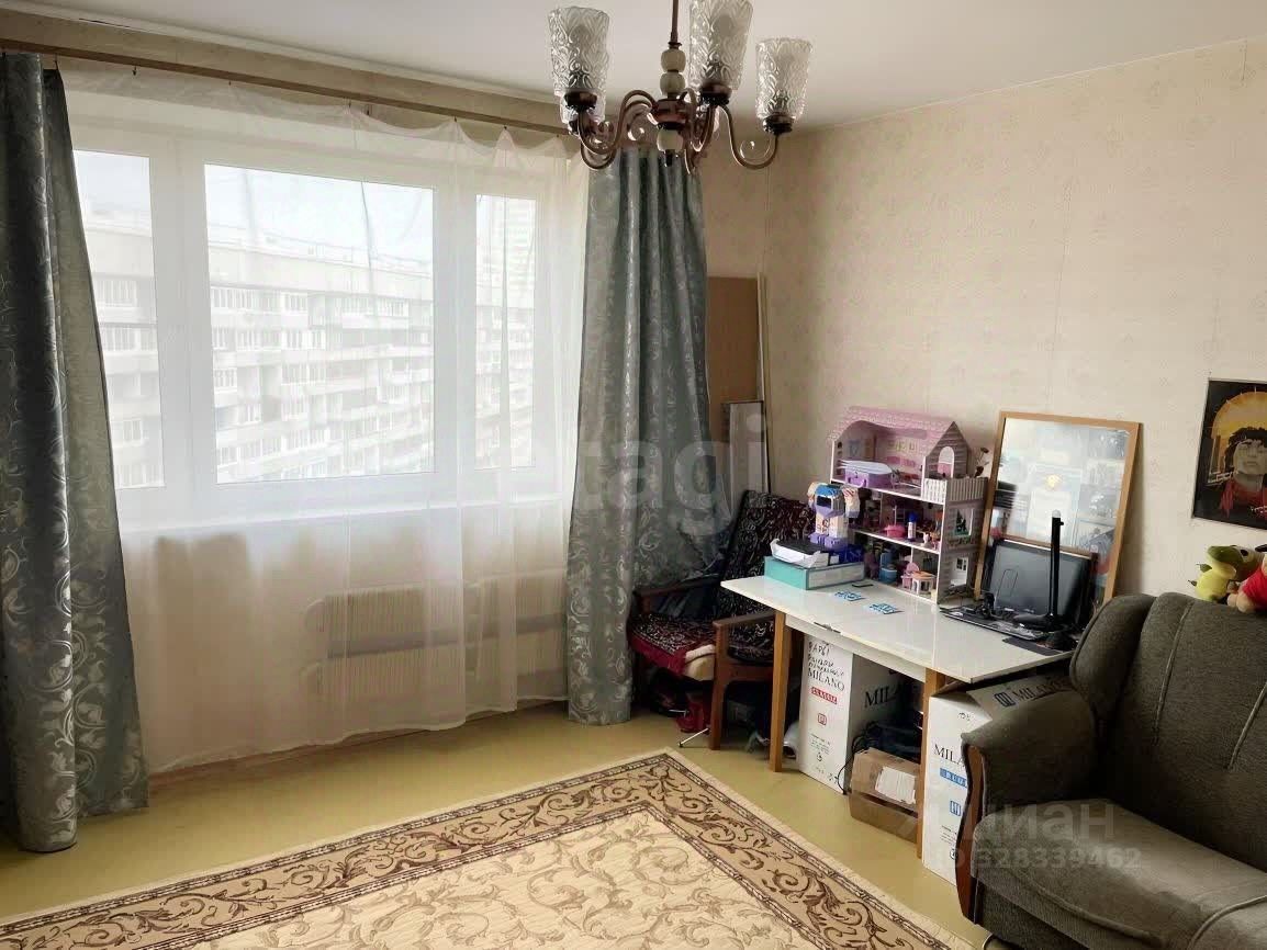 Продажа 2-комн квартиры на вторичном рынке Заповедная улица, 8