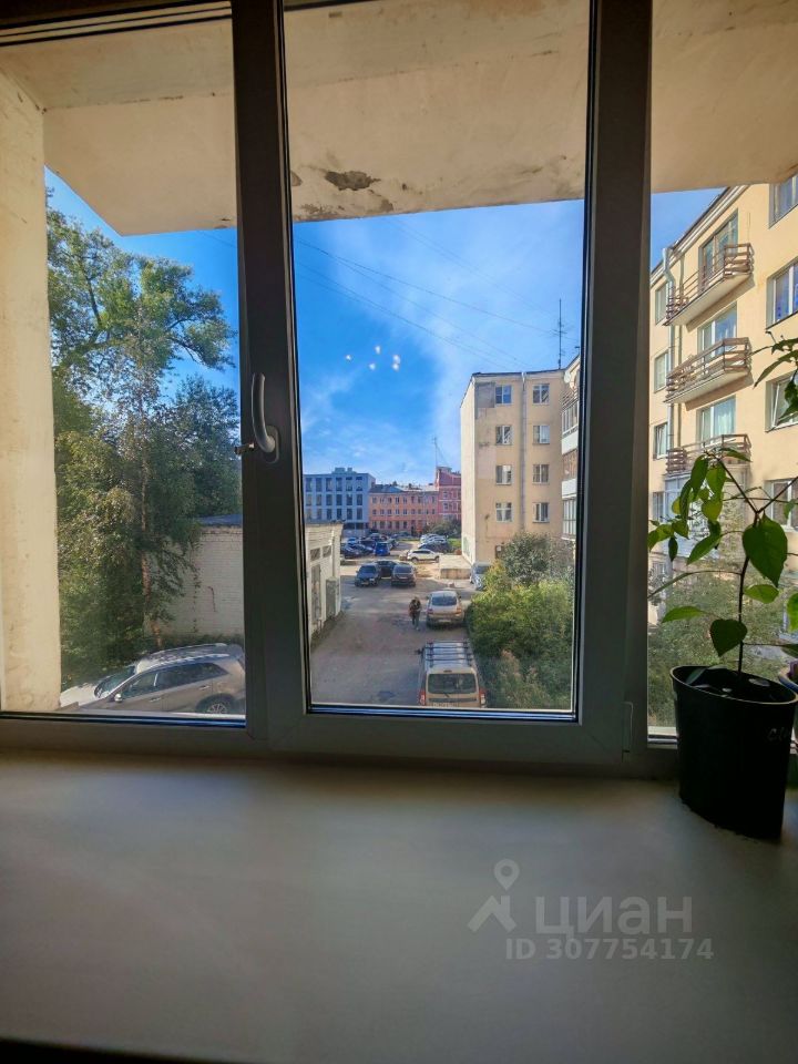 Продажа 2-комн квартиры на вторичном рынке улица Черняховского, 16/5