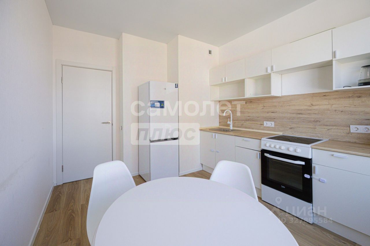 Продажа 2-комн квартиры на вторичном рынке д. Коробово, улица Авиаторов, 4