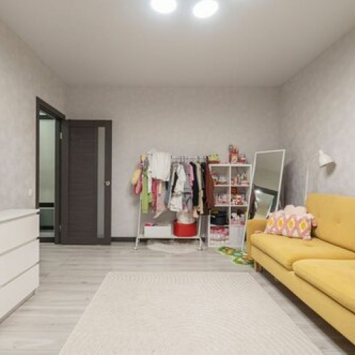 2-комн квартира проспект Будённого